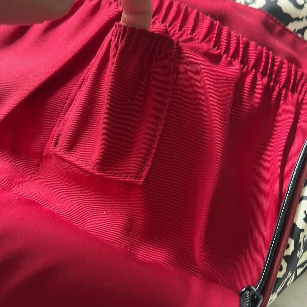 Petunia Pickle Bottom tote/diaper/mommy bag with front pockets, two back pockets